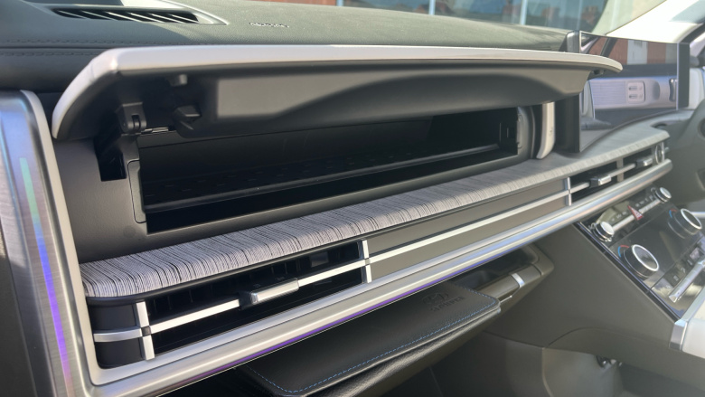 Hyundai SANTA FE 1.6 TGDi Plug-in Hybrid Ultimate 5dr 4WD Auto Estate